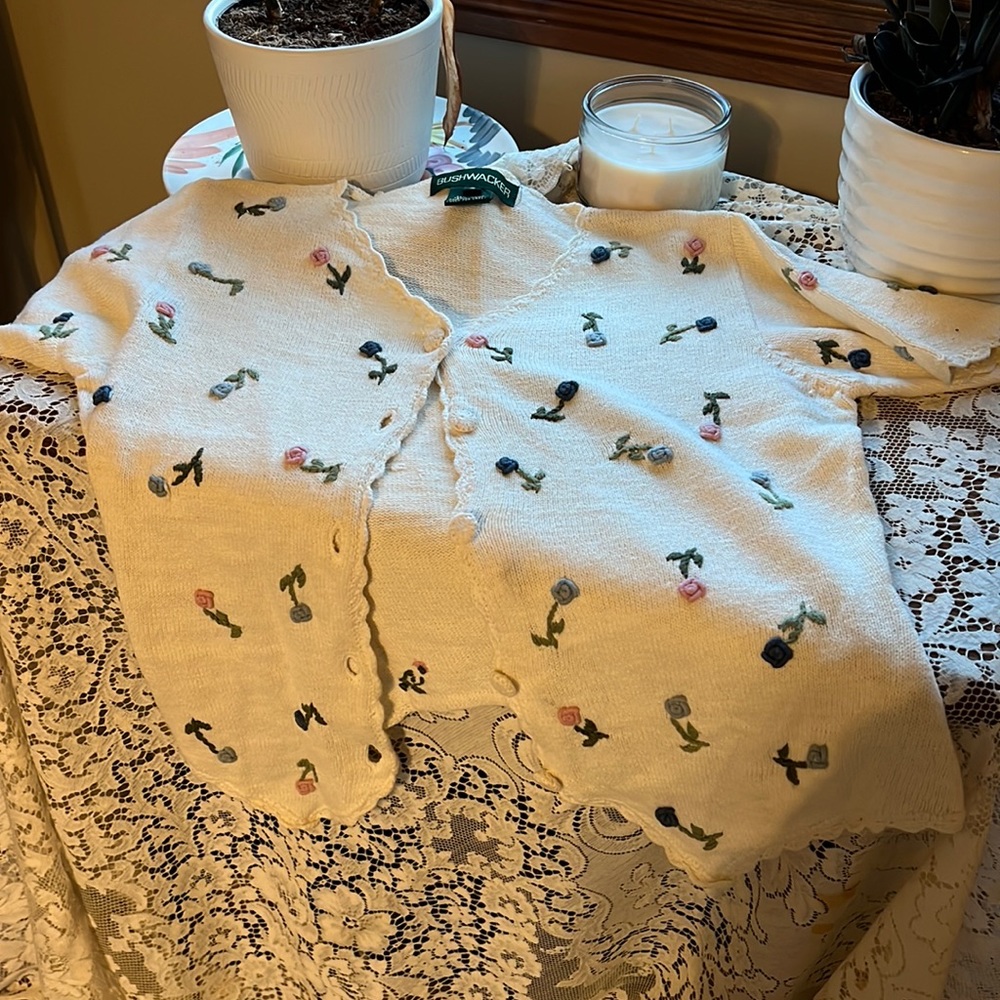 Sweater with floral design
